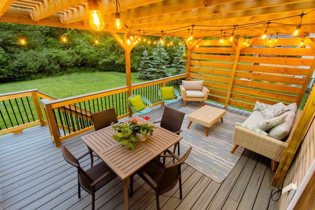 The Best Deck Designs for Michigan's Four Seasons Insights for Grand Rapids Residents